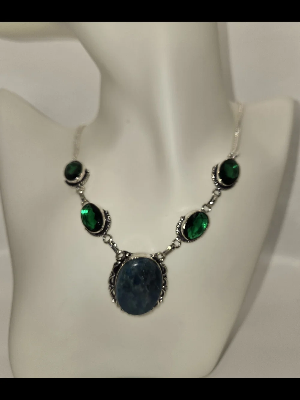 Handmade Apatite & Green Quartz Necklace - Picture 3 of 8